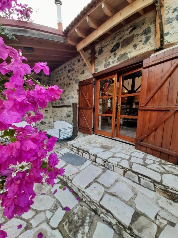Blue Cottage Apsiou Buitenkant foto
