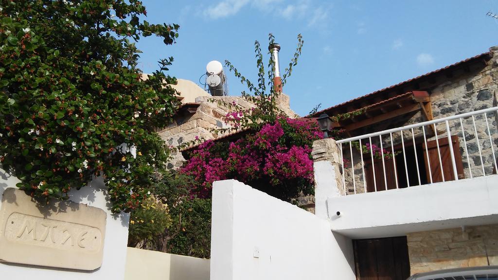 Blue Cottage Apsiou Buitenkant foto