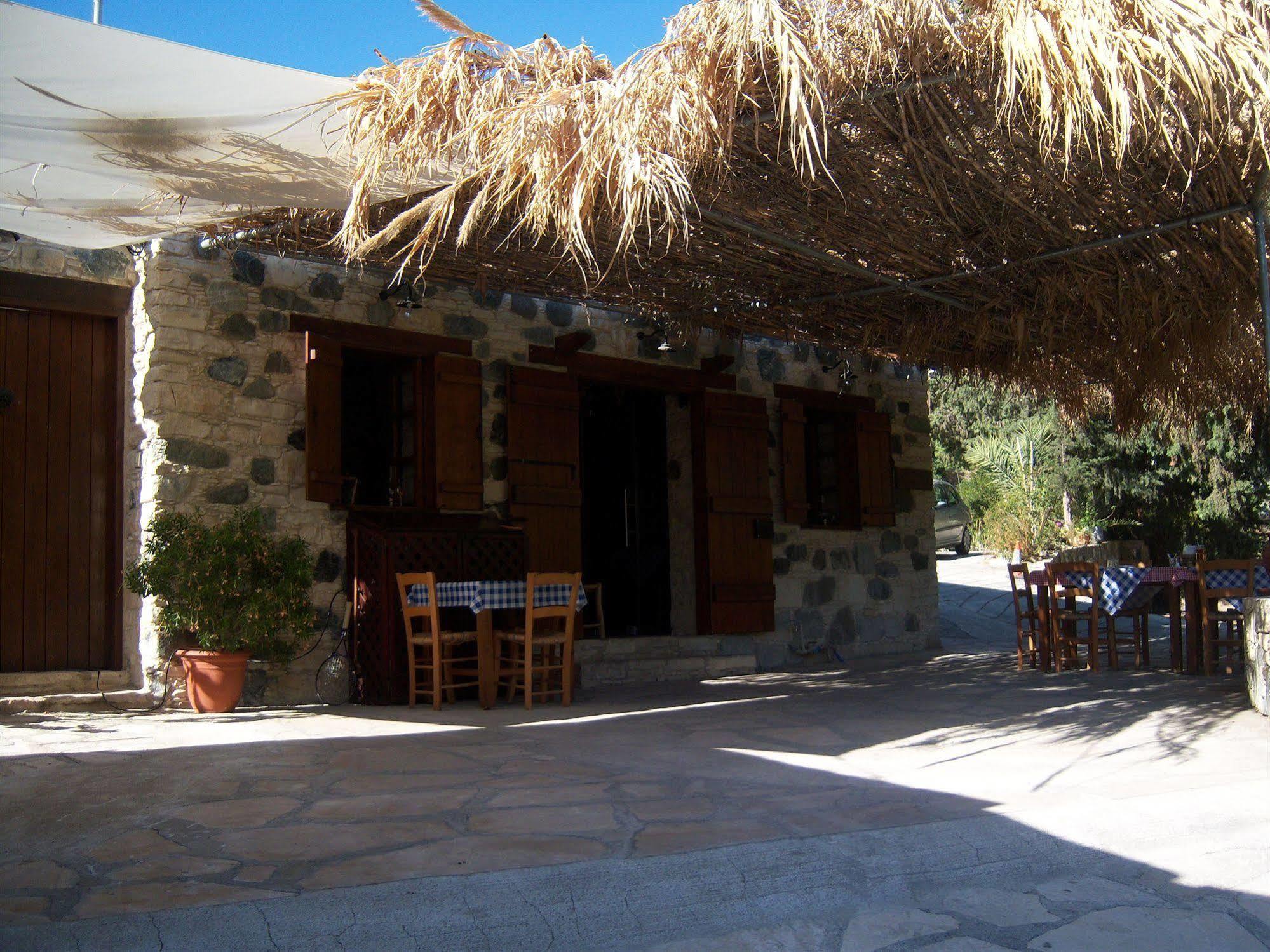 Blue Cottage Apsiou Buitenkant foto
